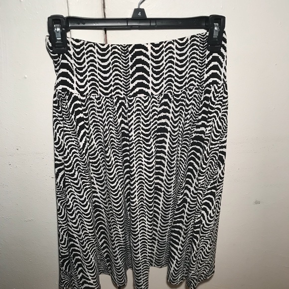 Kenneth Cole Reaction Swing Skirt-Size XS ** Like new** - Picture 2 of 7